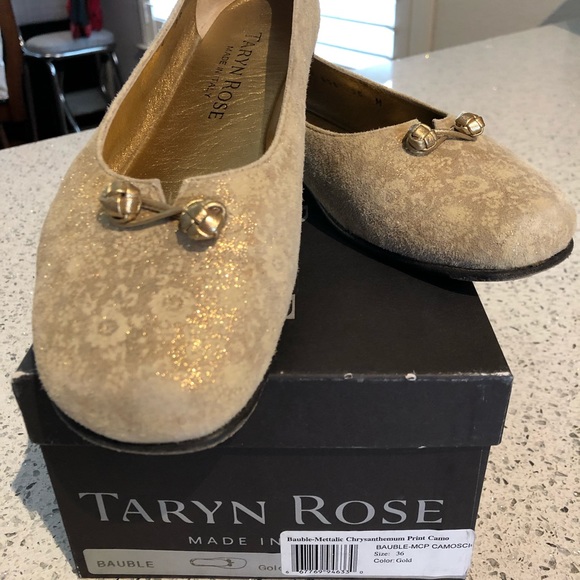 Taryn Rose gold flats - like new - Picture 1 of 2